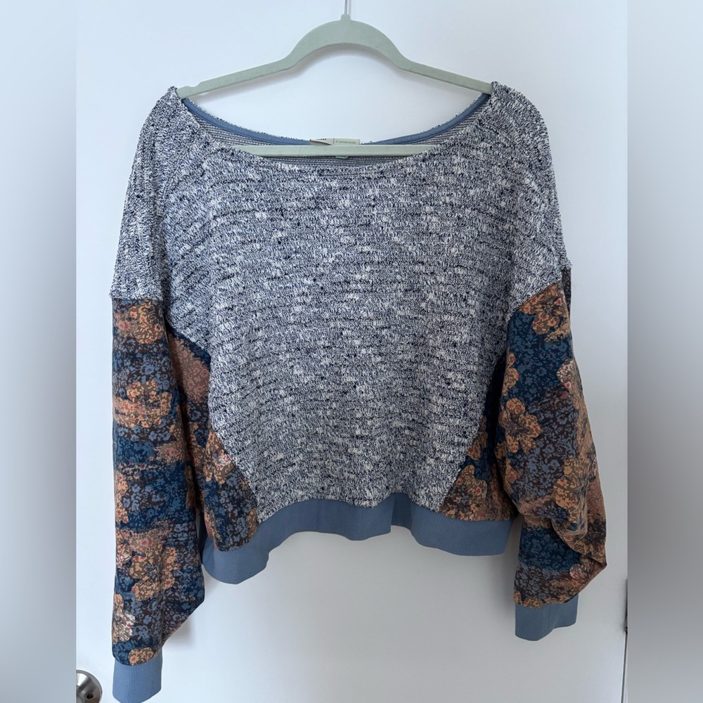 Anthropologie Brand Blue and White Heathered Knit Top